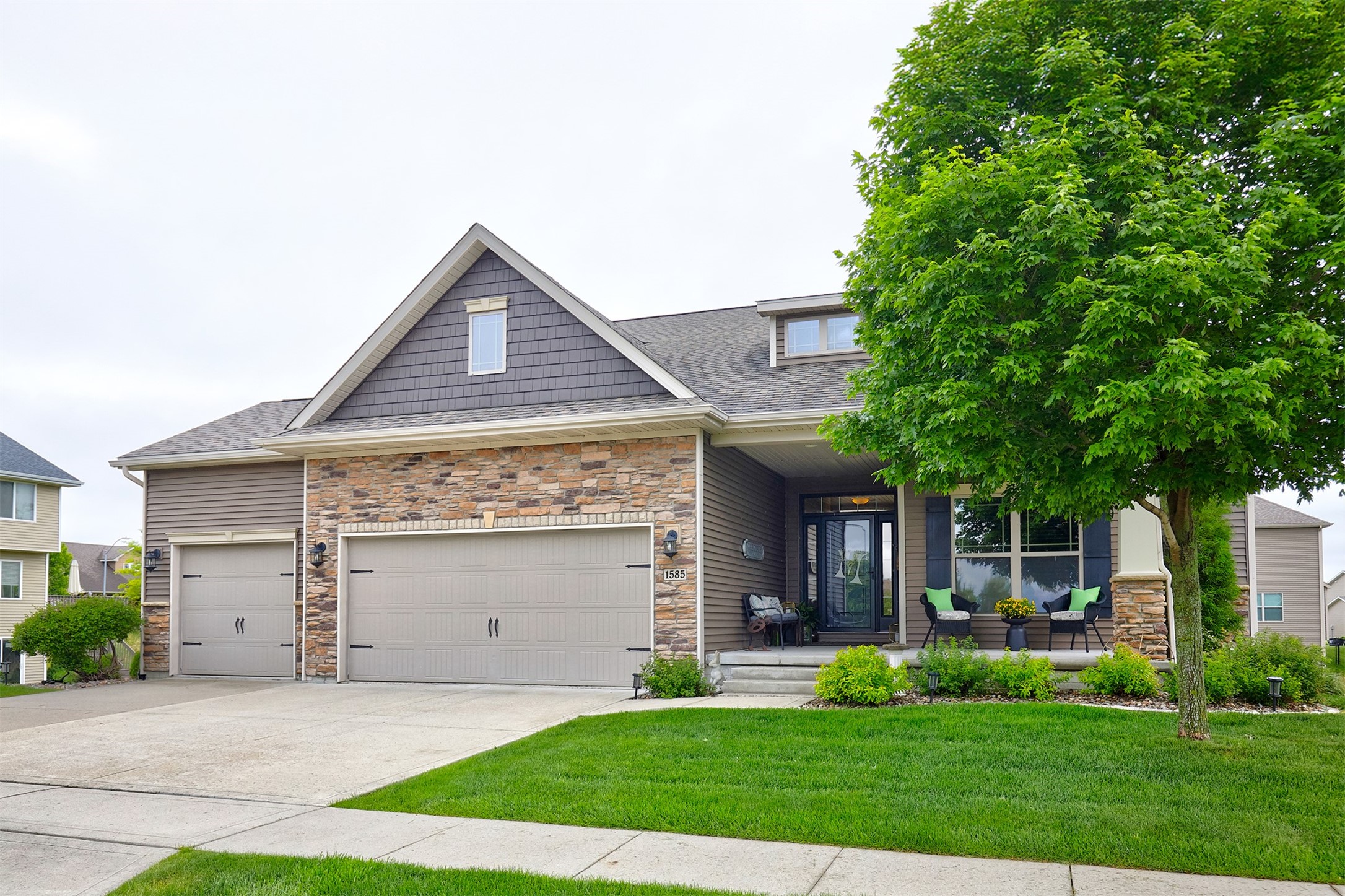 1585 Snyder Street, Waukee, Iowa image 2