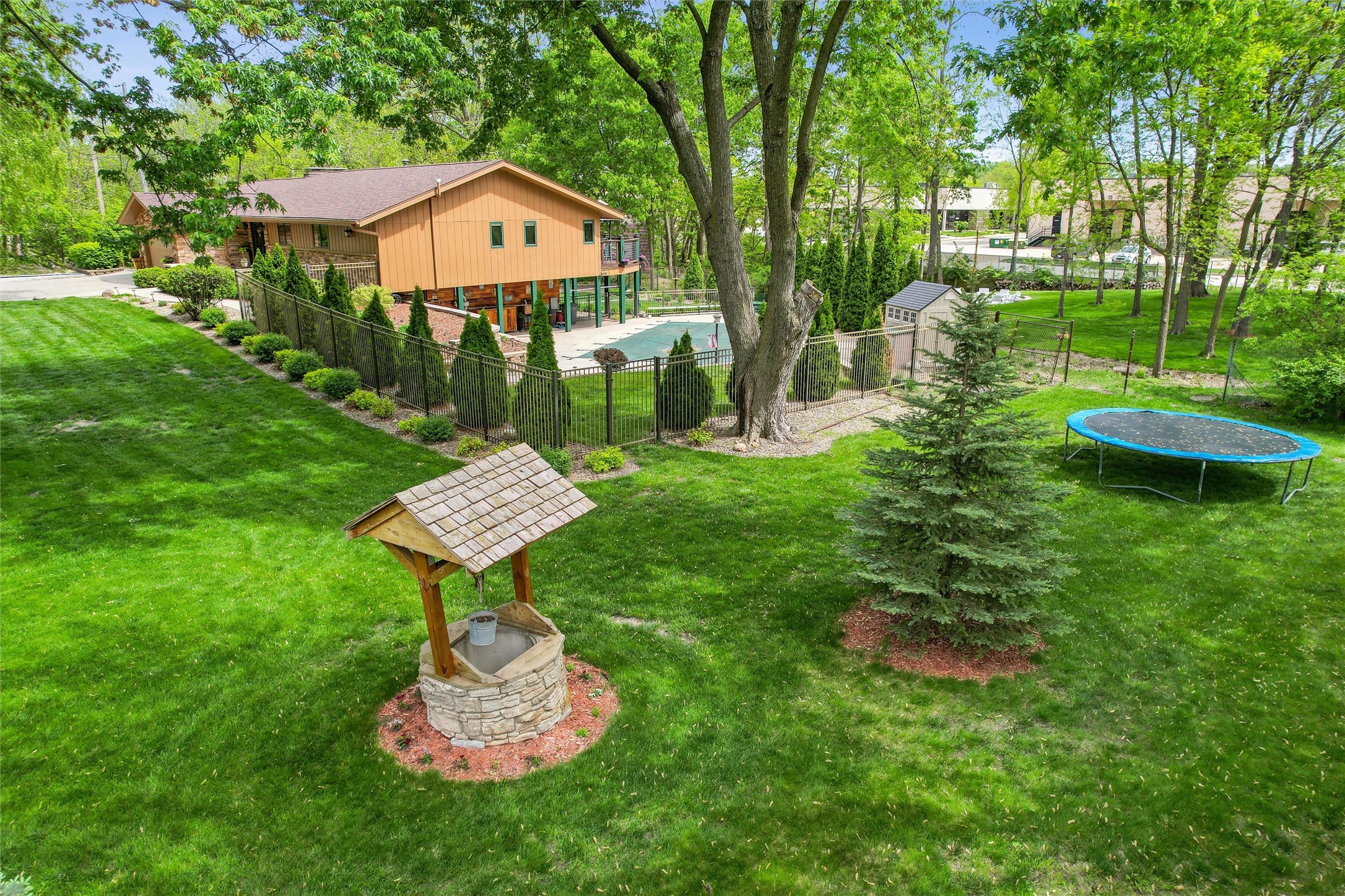 5310 NW Burr Oak Drive, Johnston, Iowa image 32