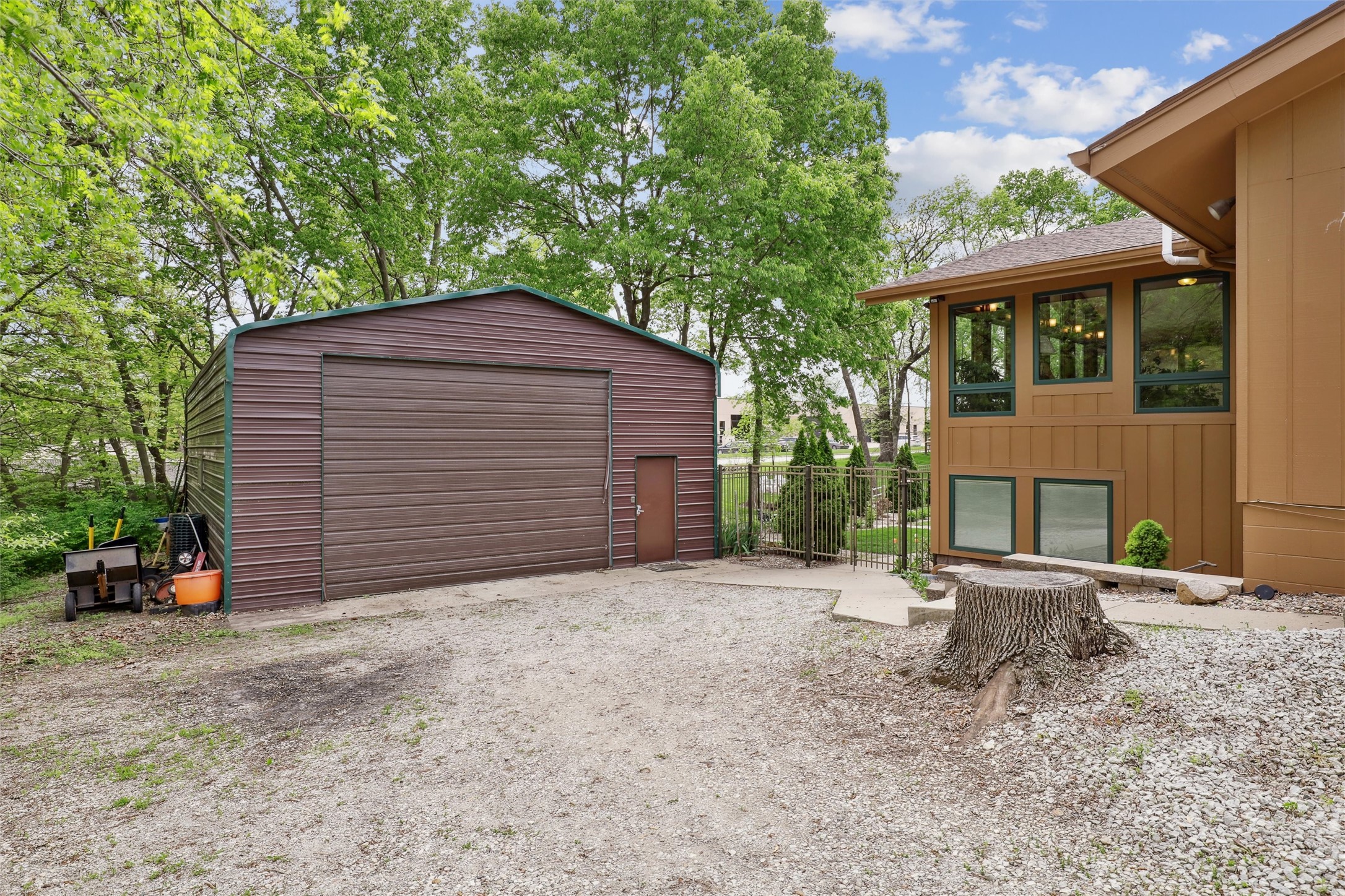5310 NW Burr Oak Drive, Johnston, Iowa image 31