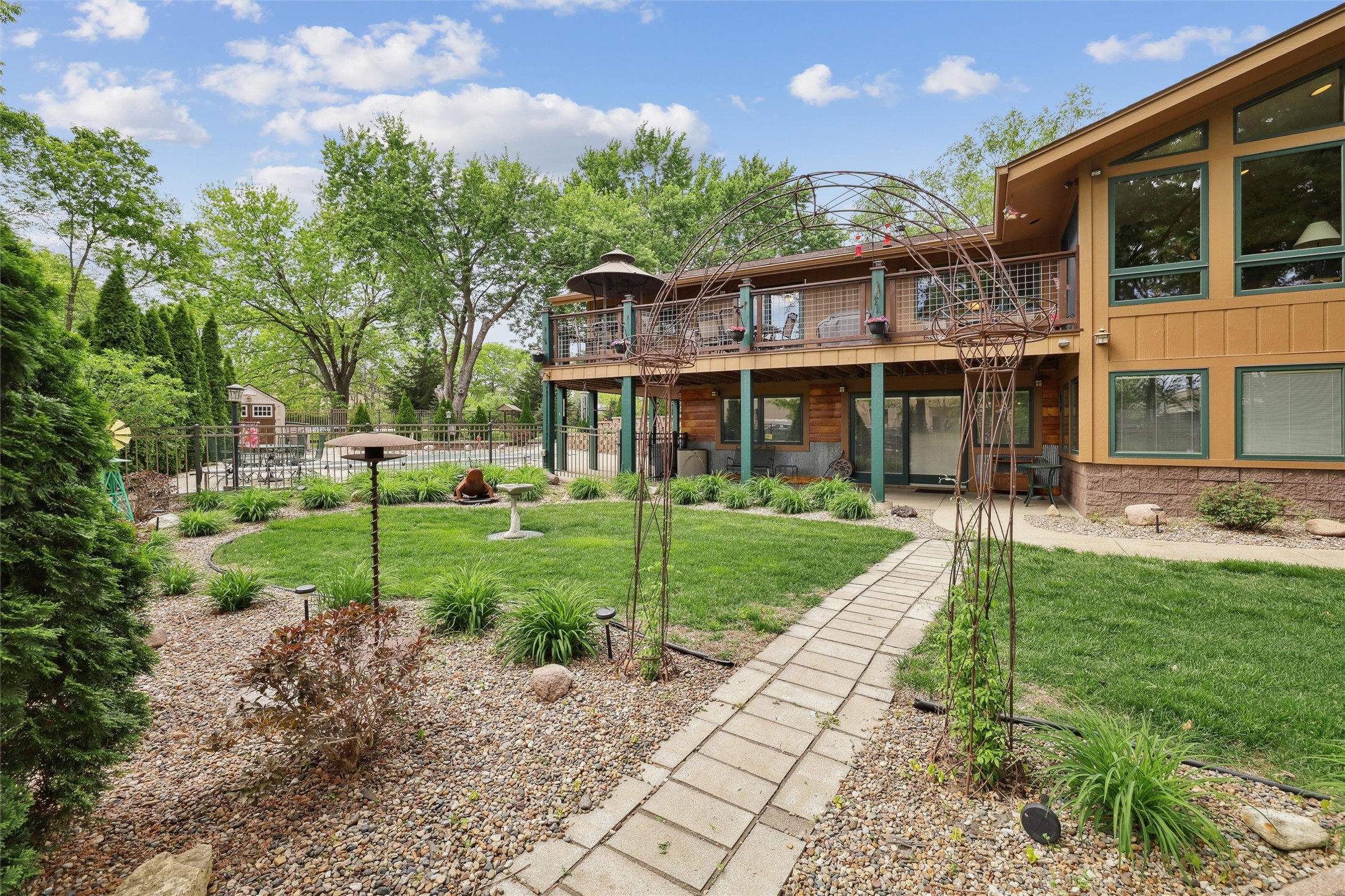 5310 NW Burr Oak Drive, Johnston, Iowa image 29