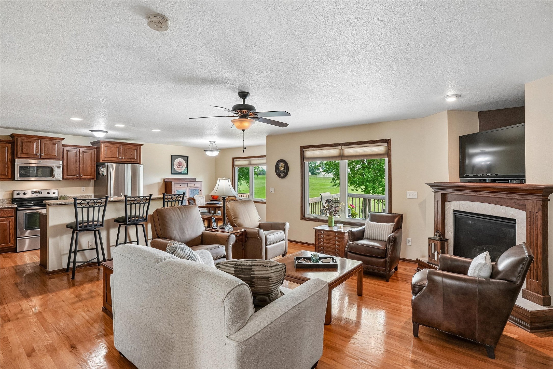 400 S 8th Court 35