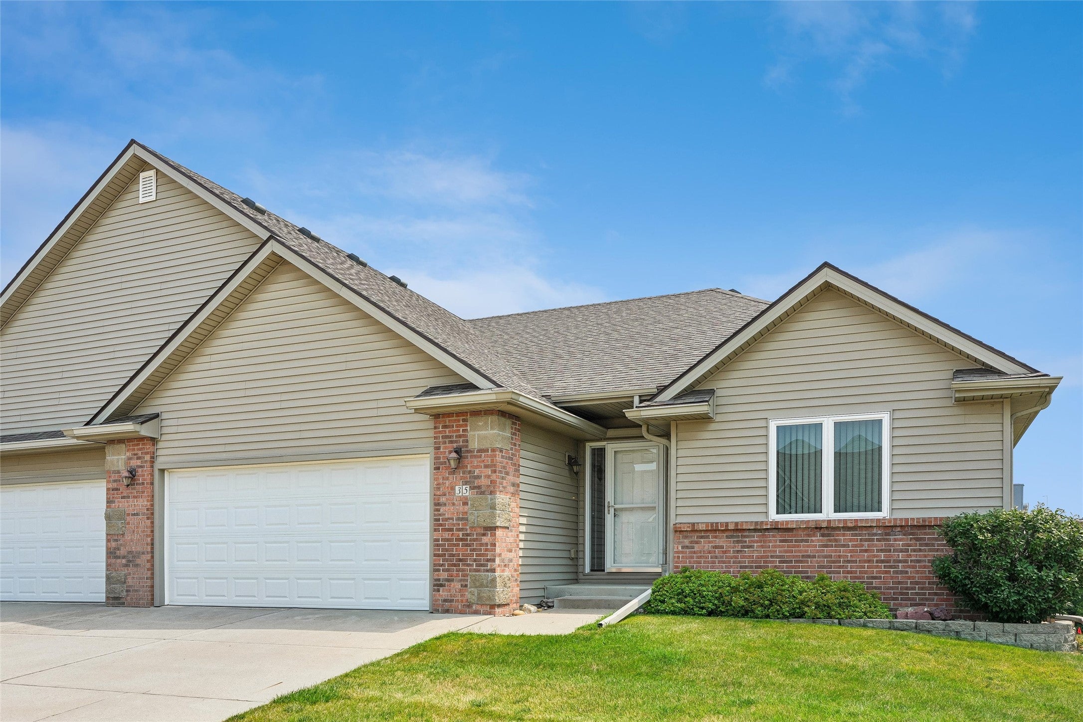 400 S 8th Court 35
