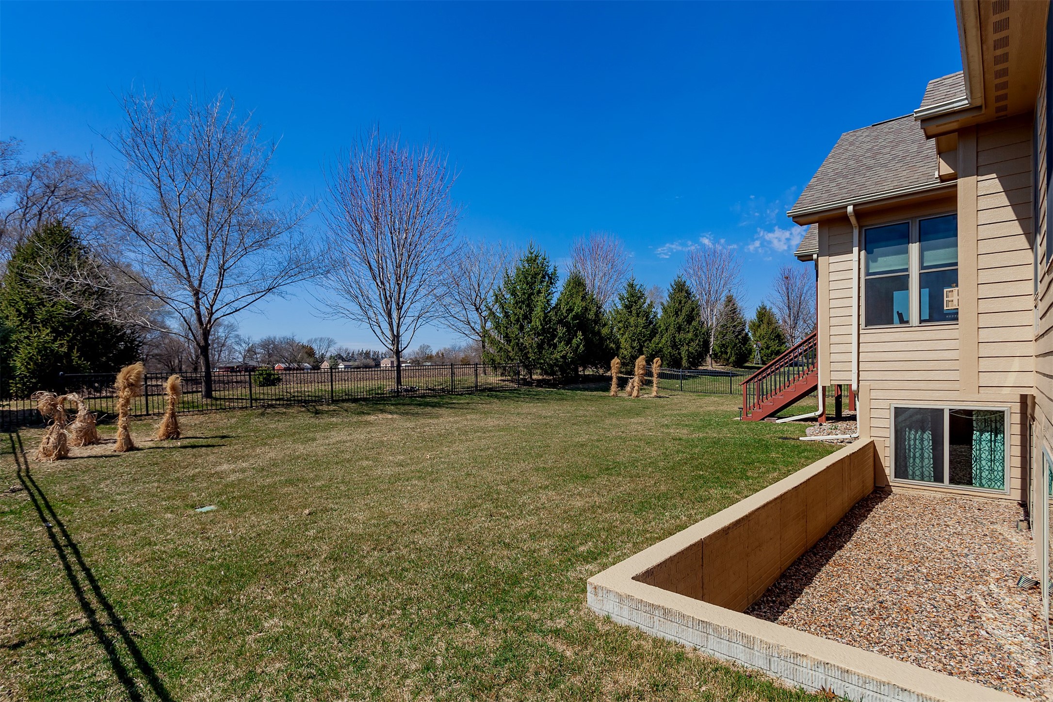 2728 NW 167th Court, Clive, Iowa image 3
