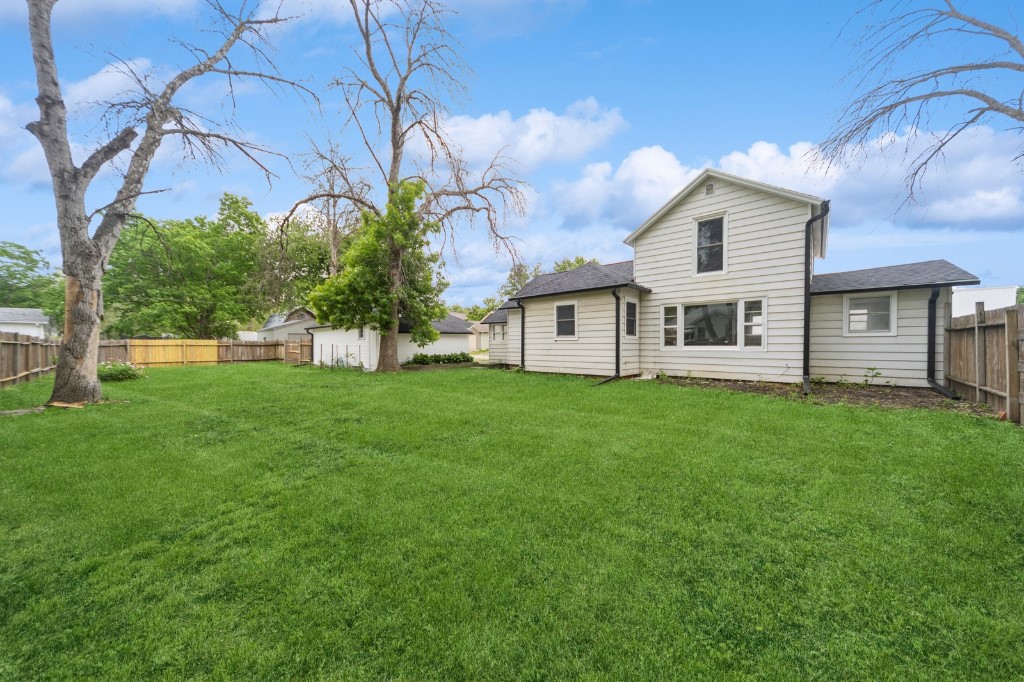 212 Nile Kinnick Drive, Adel, Iowa image 4