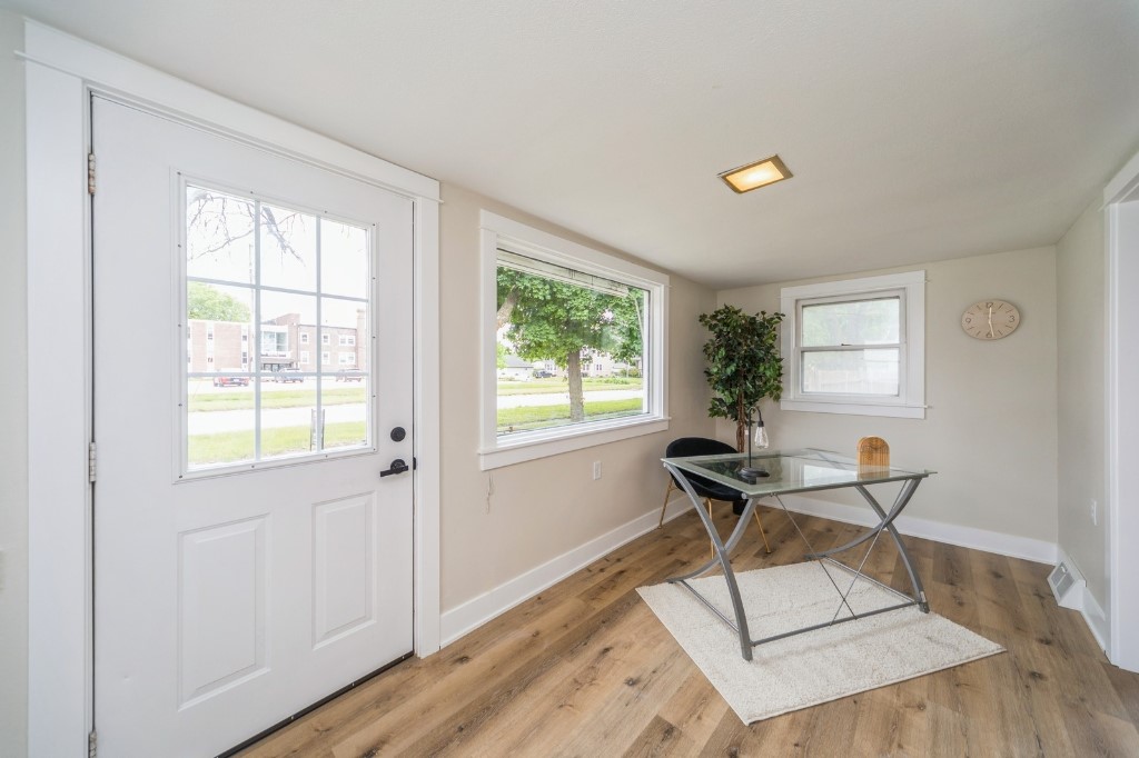 212 Nile Kinnick Drive, Adel, Iowa image 6