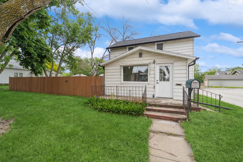 212 Nile Kinnick Drive, Adel, Iowa image 1