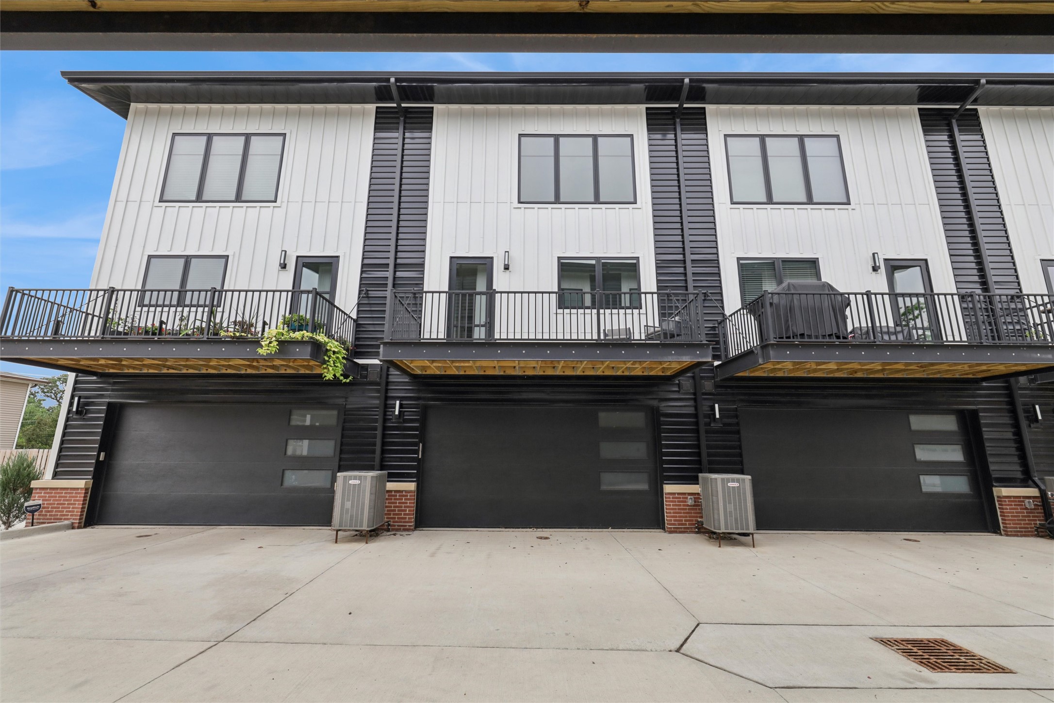 4844 Ingersoll Avenue