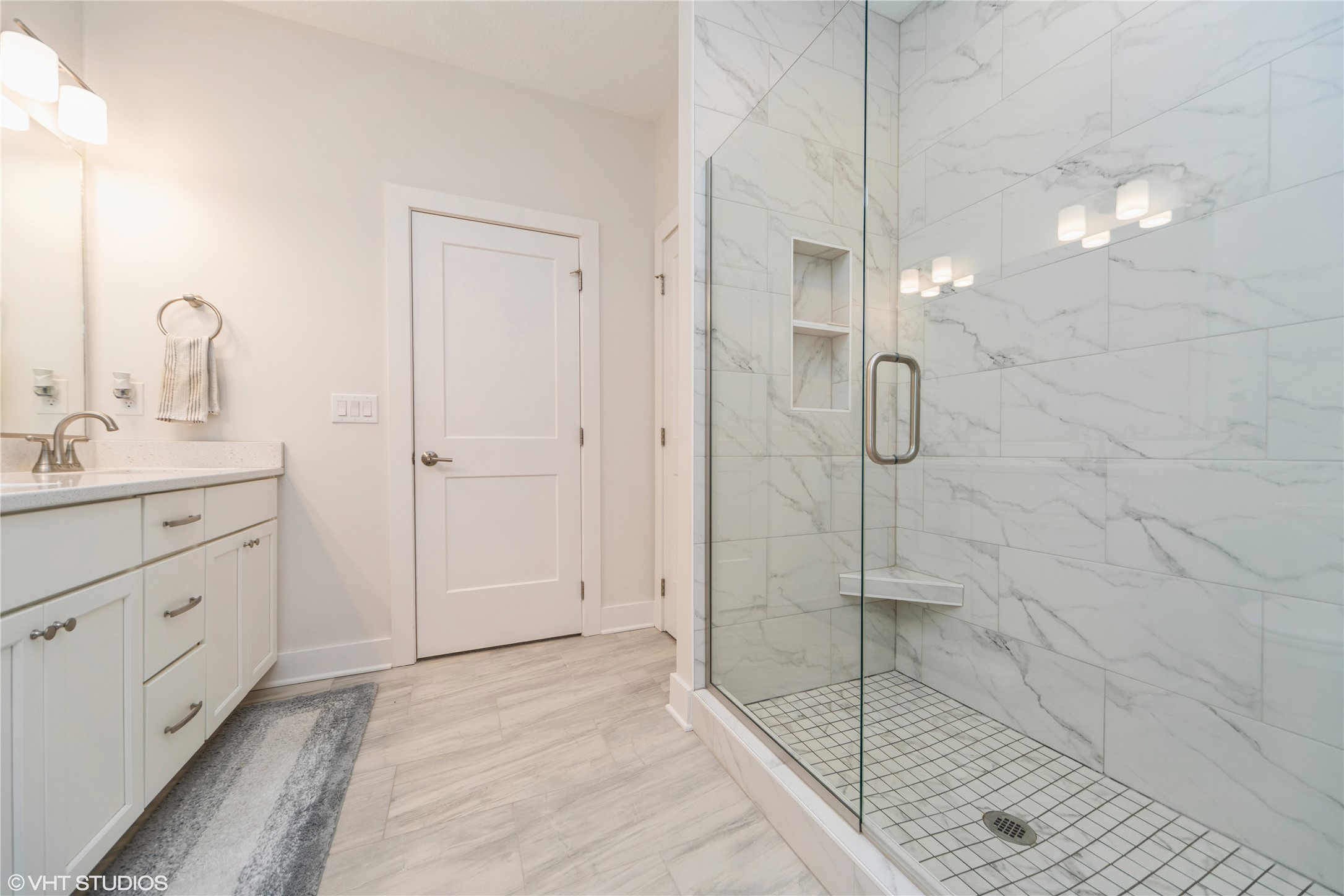 9131 Greenway Drive, West Des Moines, Iowa image 19