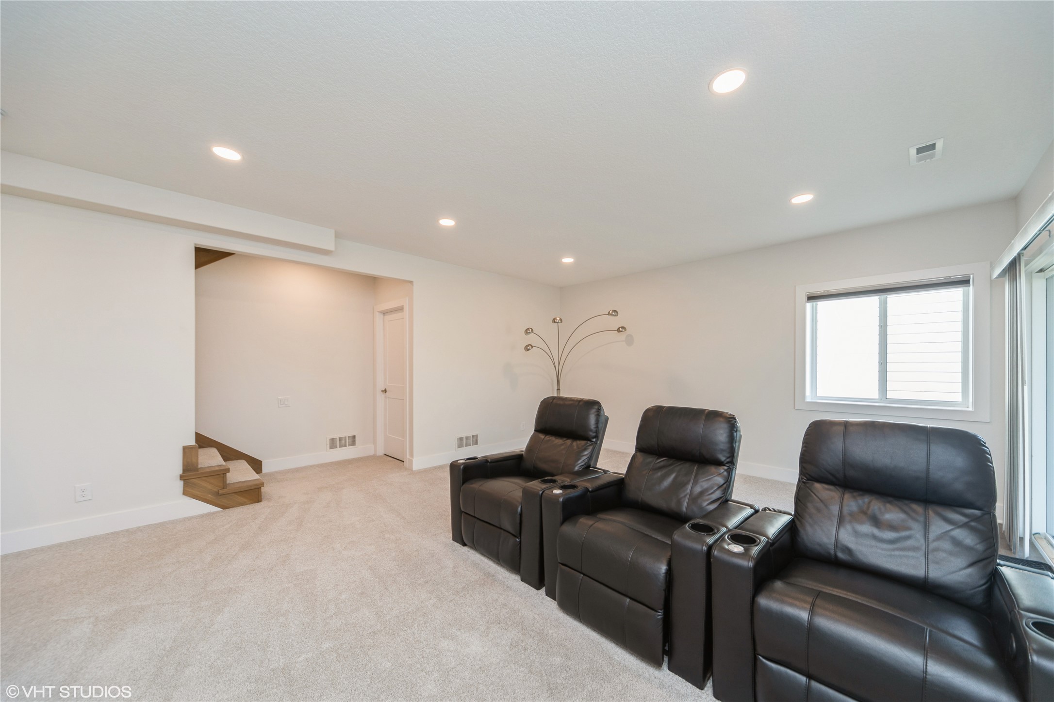 9131 Greenway Drive, West Des Moines, Iowa image 27