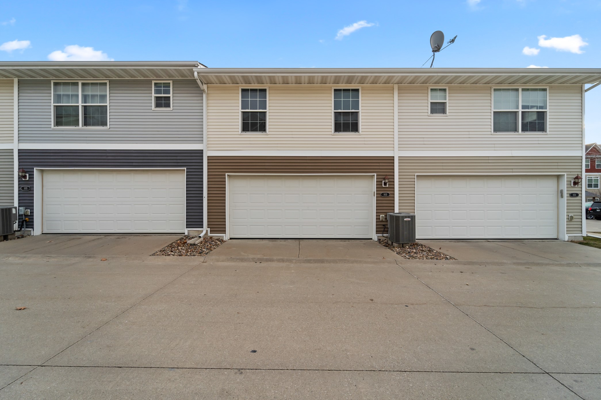 9145 Greenspire Drive #103, West Des Moines, Iowa image 3