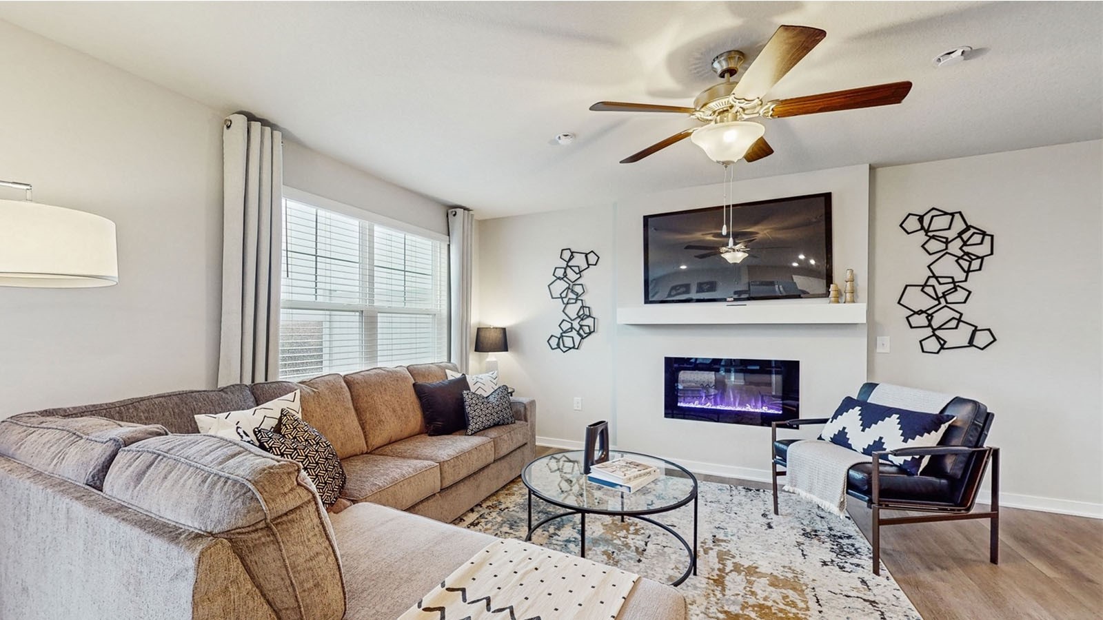 1032 Maple Street, Waukee, Iowa image 2