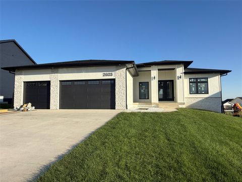 2605 Blooming Heights Drive Norwalk IA 50211