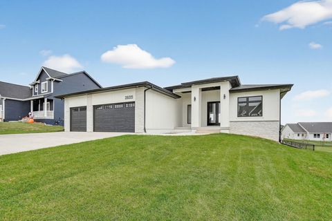 2605 Blooming Heights Drive Norwalk IA 50211