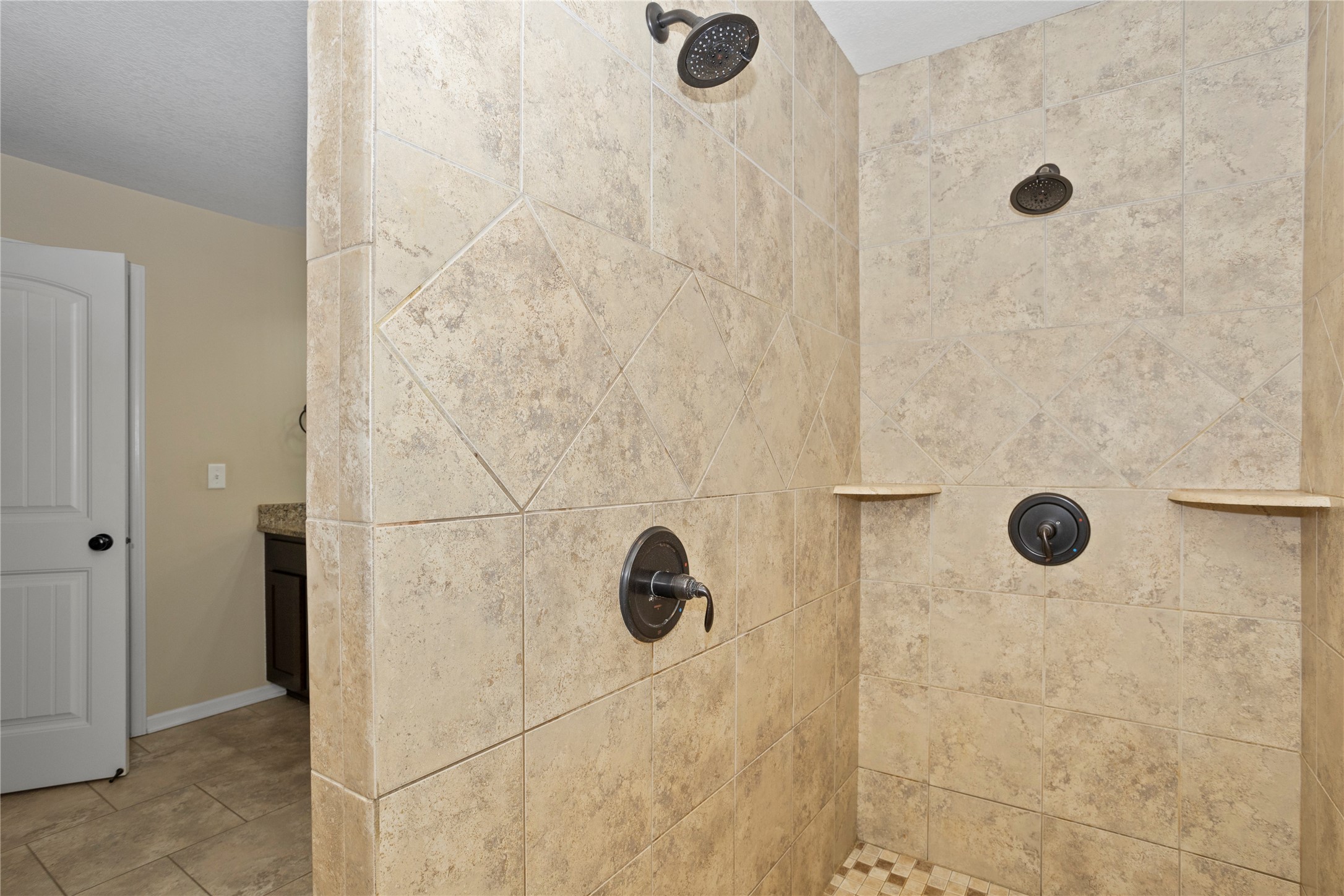 4390 NW 165th Street, Clive, Iowa image 18