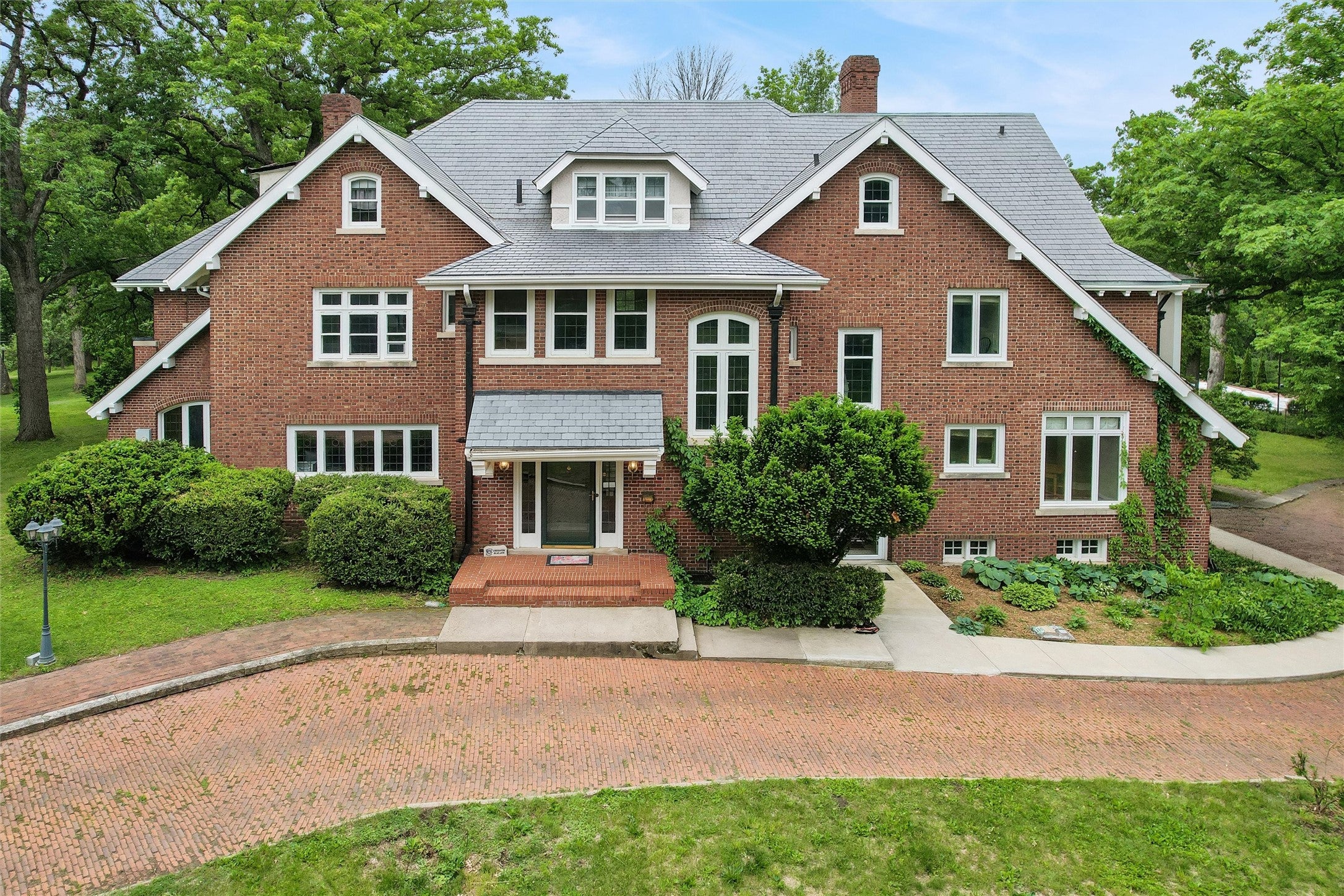 100 37th Street