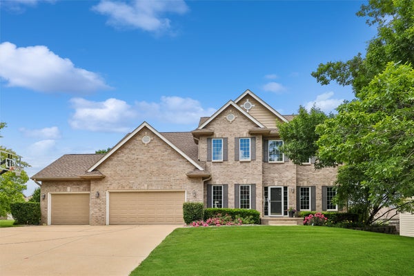 15109 WILDEN DR, URBANDALE, IA 50323 - Image b9e3e2b035f5ba0b58ccf6e3045fdd3f/3225329931
