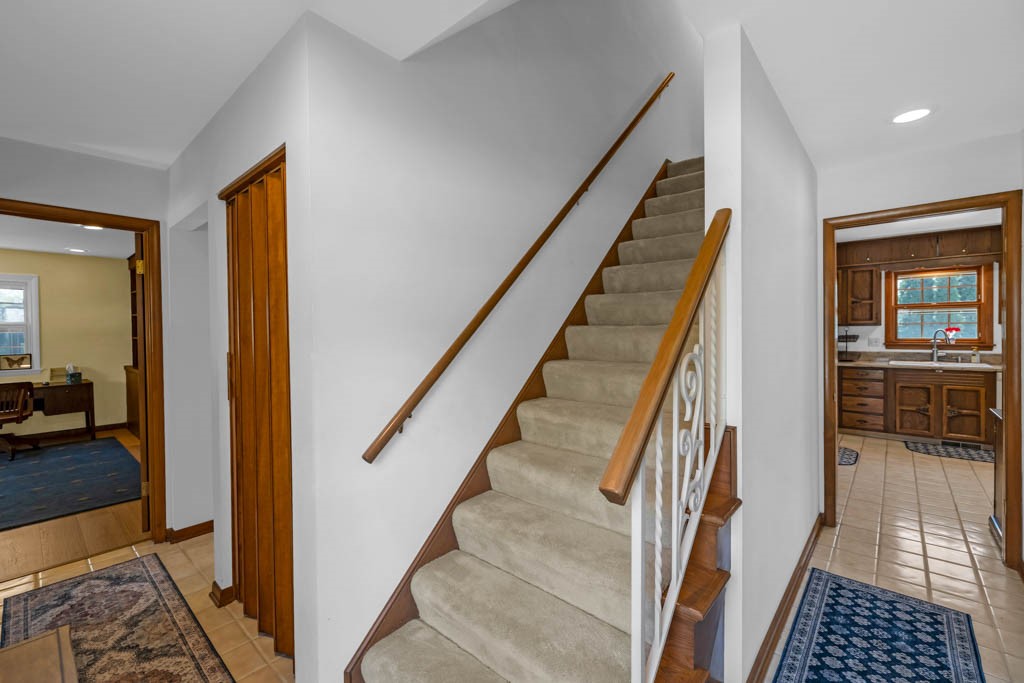 324 E 20th Street, Ames, Iowa image 3