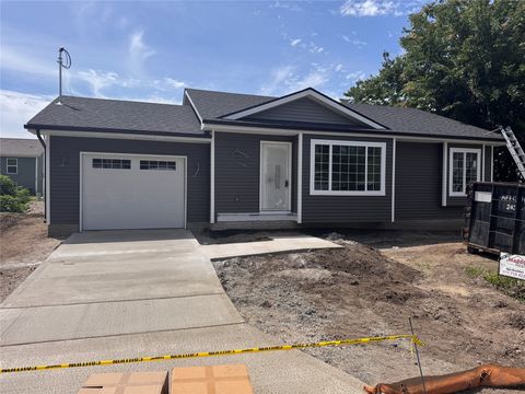 Homes For Sale - 225 Arthur Avenue<br/> Polk County, Des Moines, IA 50313
