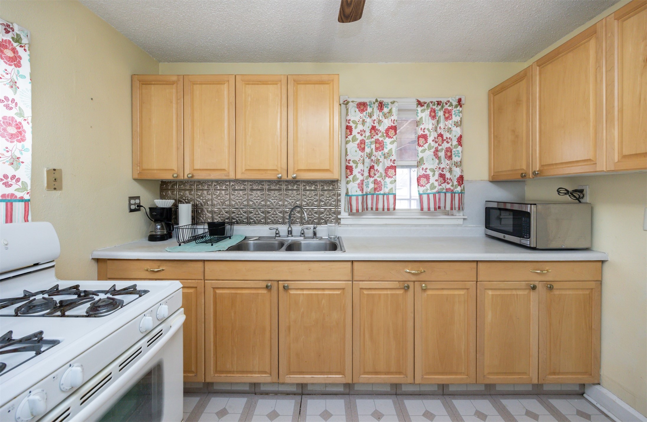 2712 E Walnut Street, Des Moines, Iowa image 21