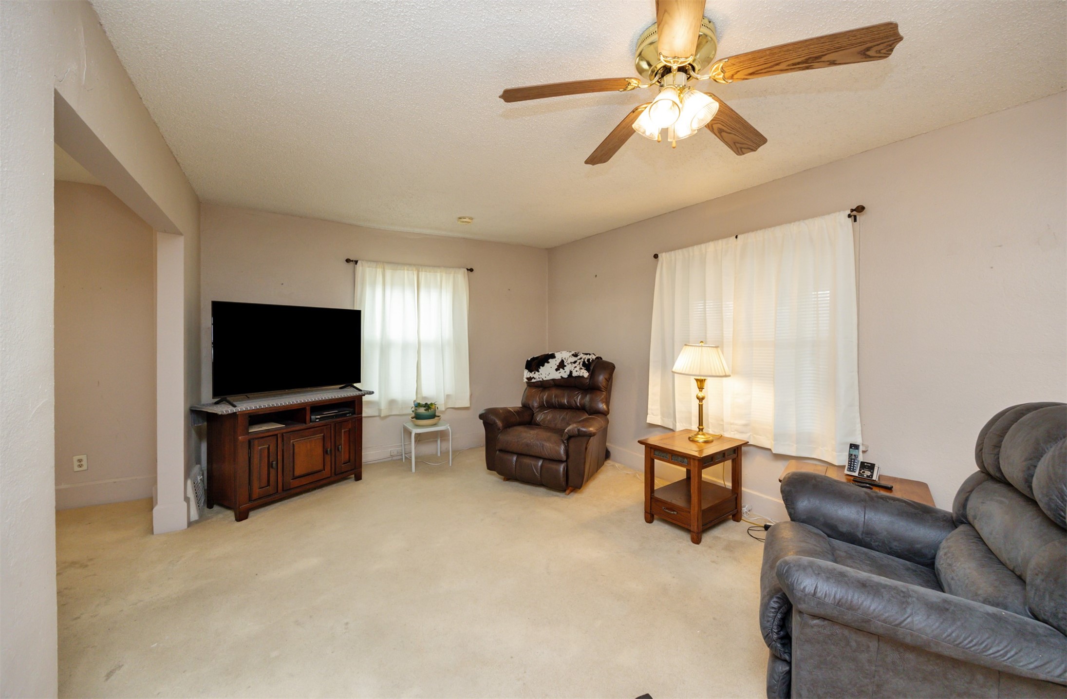 2712 E Walnut Street, Des Moines, Iowa image 10