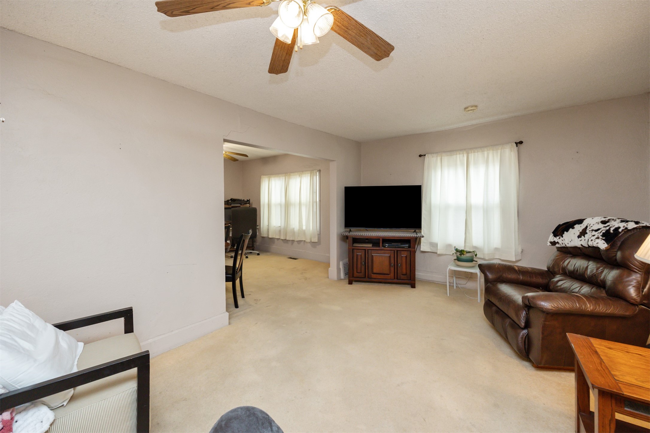 2712 E Walnut Street, Des Moines, Iowa image 9