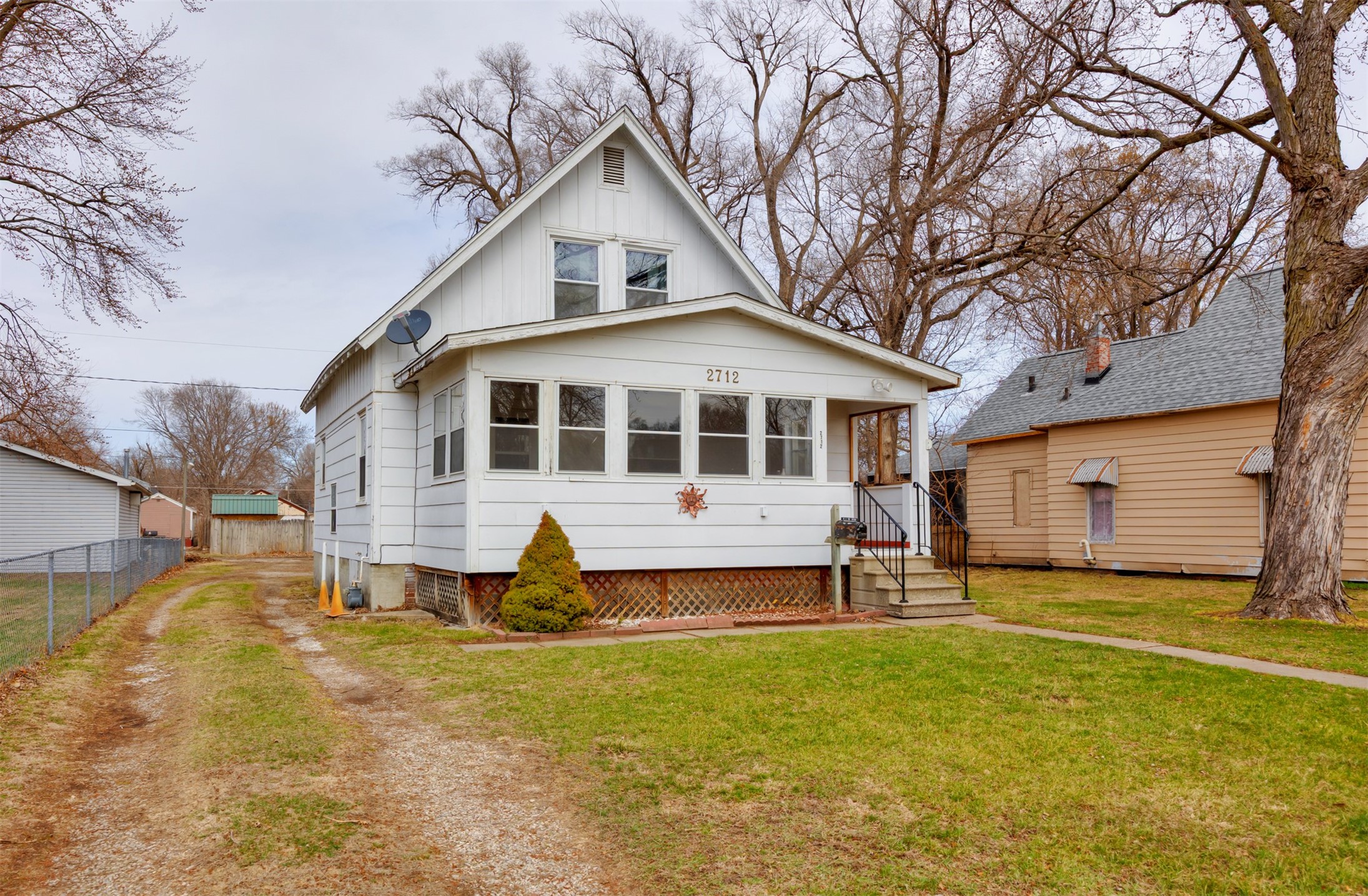 2712 E Walnut Street, Des Moines, Iowa image 1