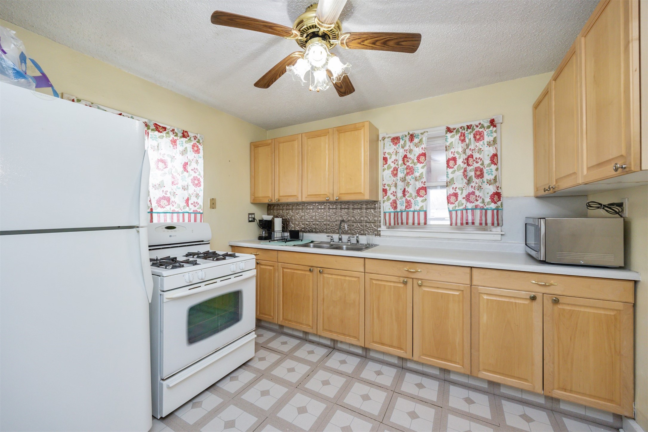 2712 E Walnut Street, Des Moines, Iowa image 17