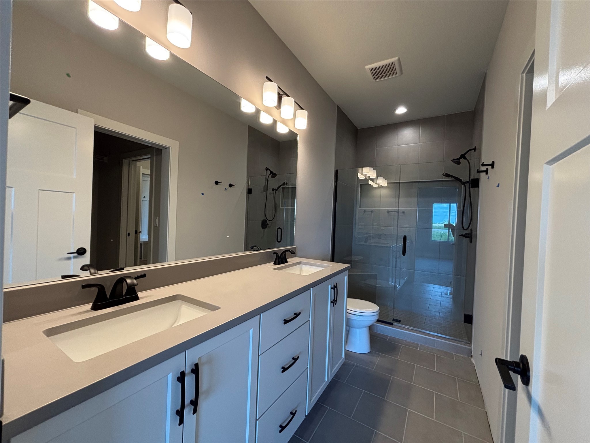 1910 Silver Maple Drive, Norwalk, Iowa image 11