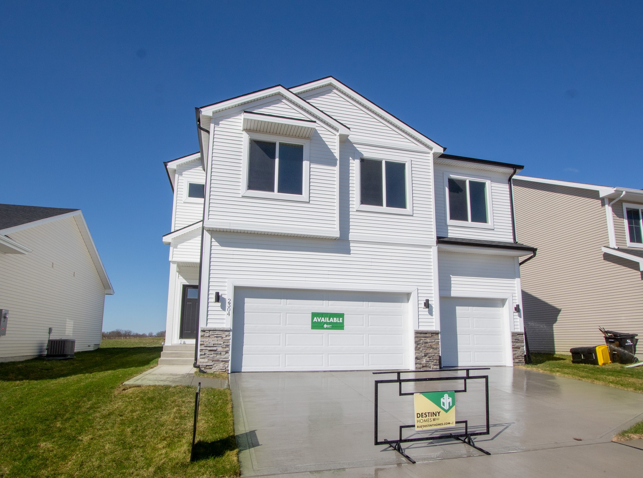 2304 Chan Drive, Adel, Iowa image 3