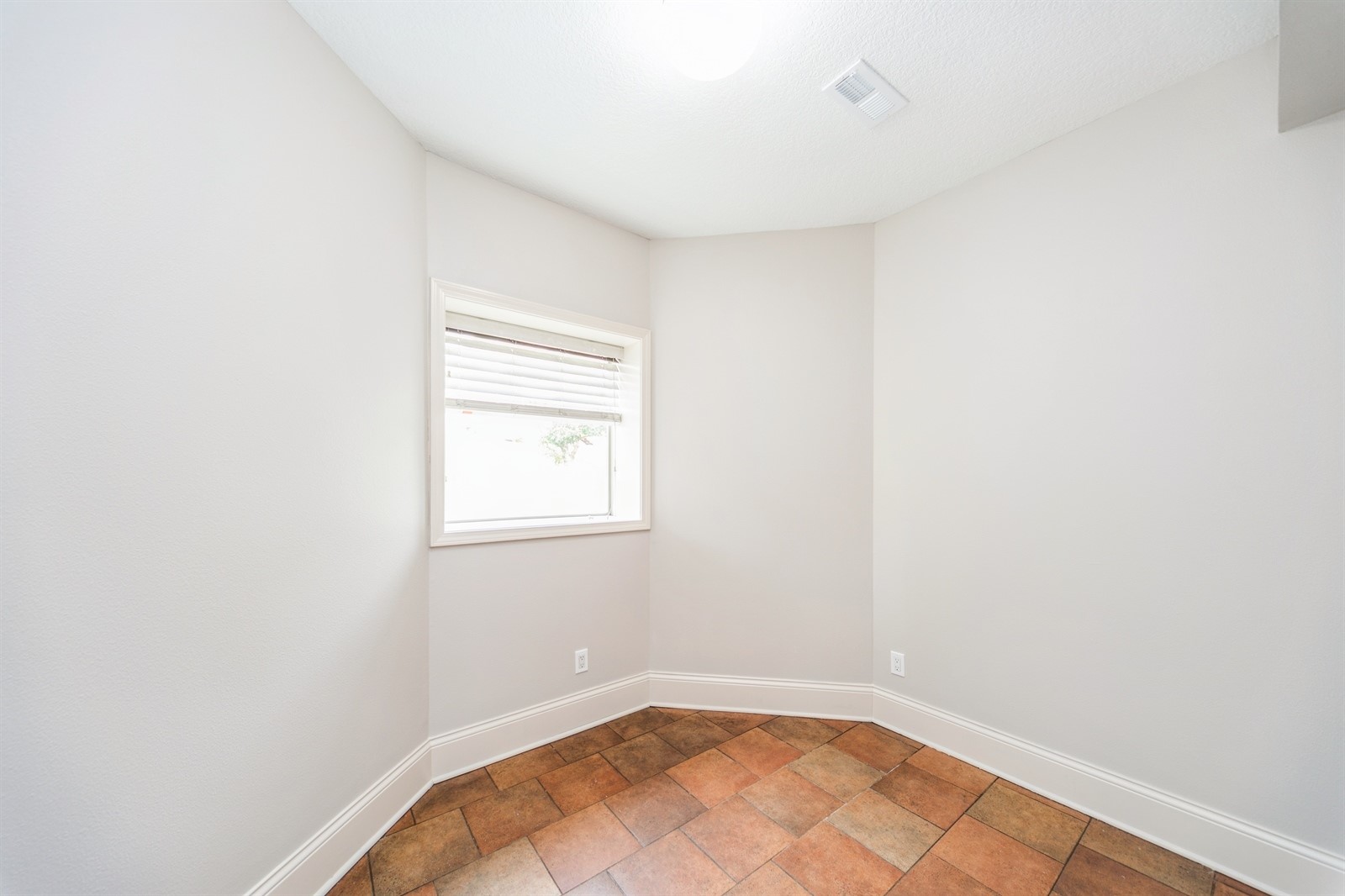 1454 S Sugar Creek Court, West Des Moines, Iowa image 32