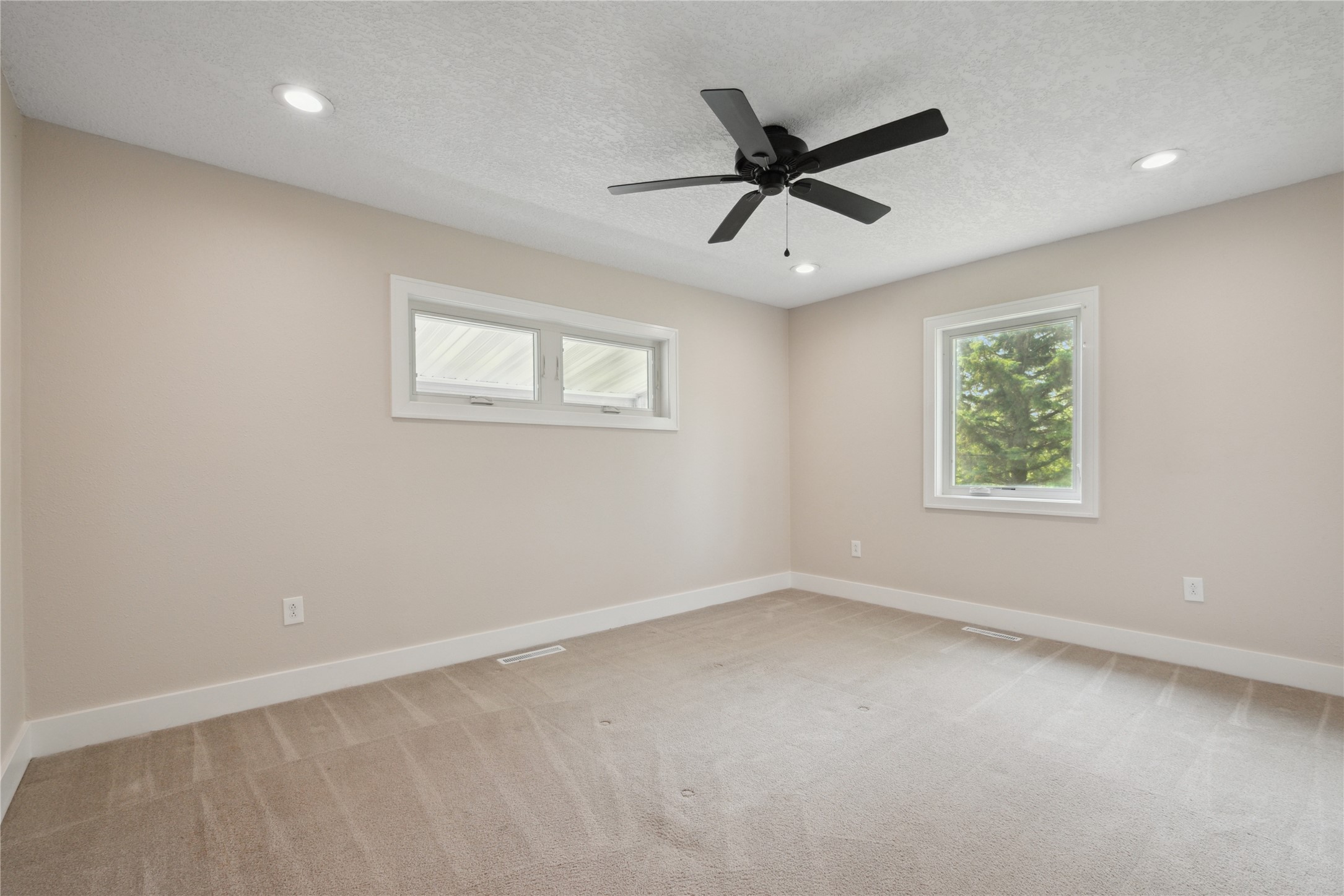 8423 Meadow Wood Drive, Dexter, Iowa image 17