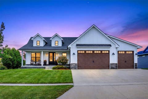 Homes For Sale - 1304 NE 53rd Court<br/> Ankeny, IA 50021