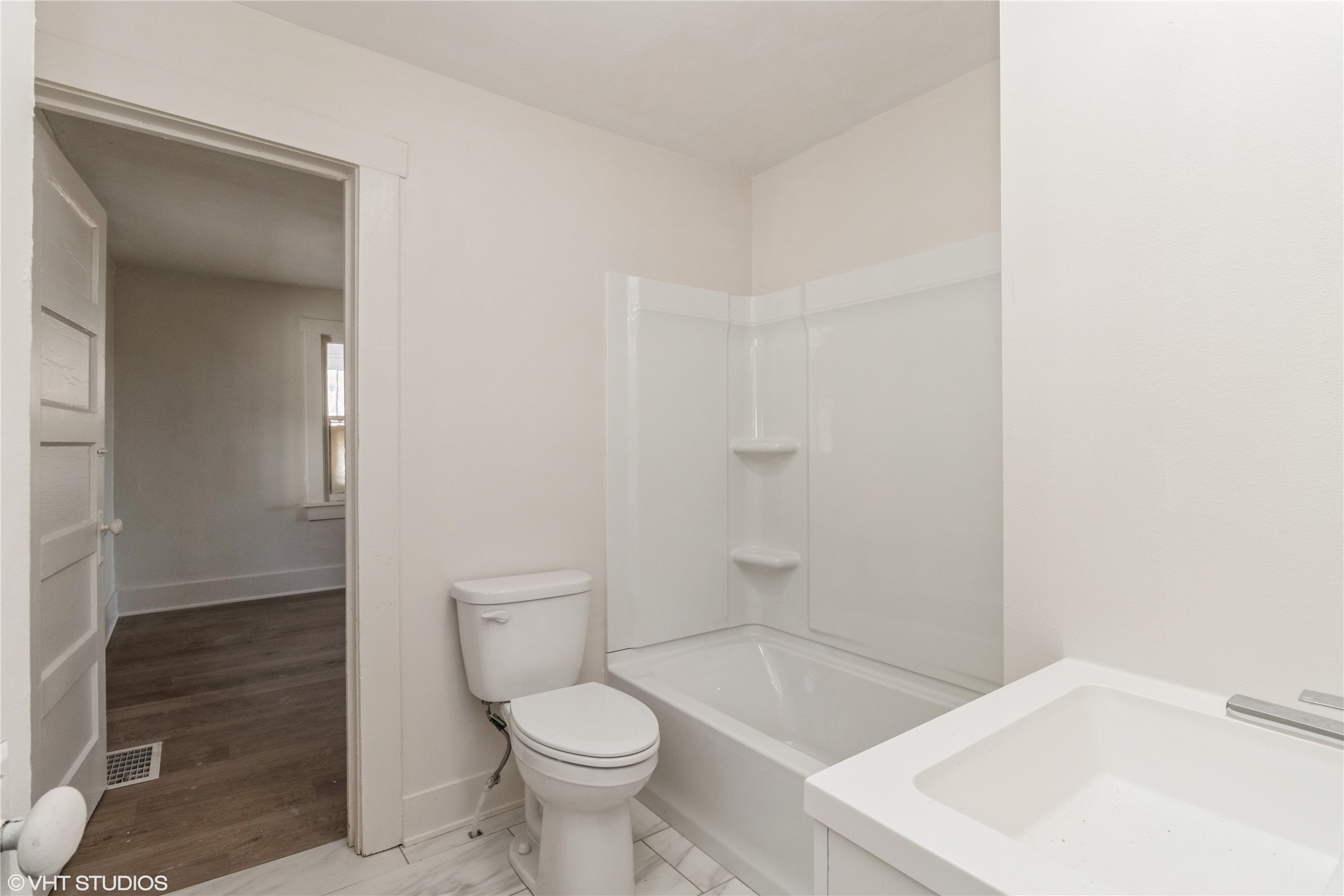 1921 Logan Avenue, Des Moines, Iowa image 17