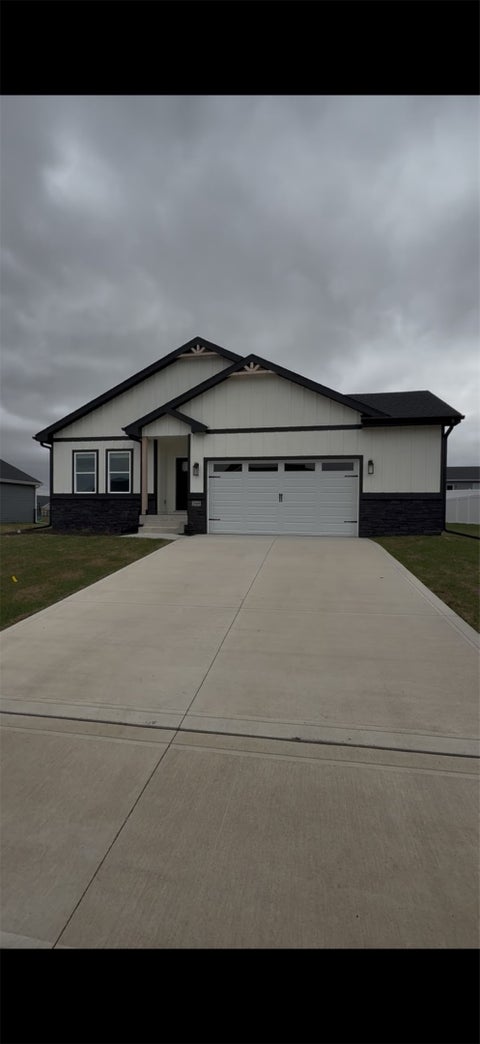 Homes For Sale - 2509 N 8th Avenue<br/> Polk County, Newton, IA 50208