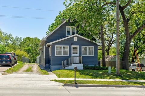Homes For Sale - 624 Mckinley Avenue<br/> Des Moines, IA 50315