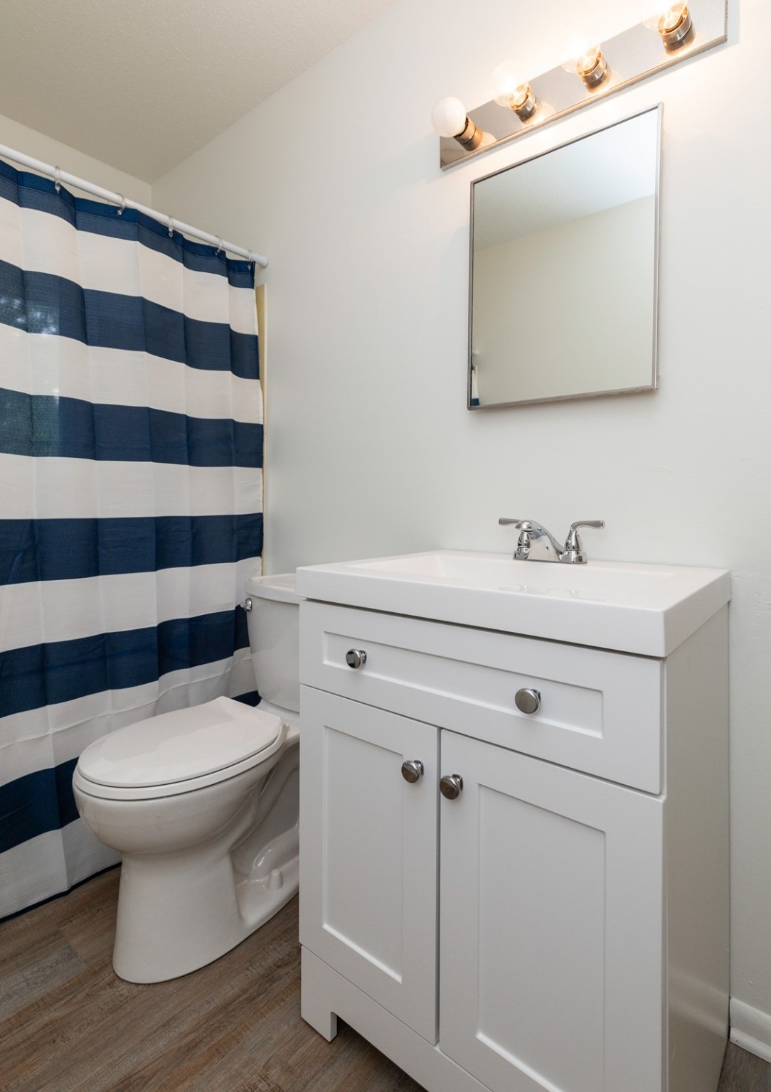 424/426 E Leach Avenue, Des Moines, Iowa image 4