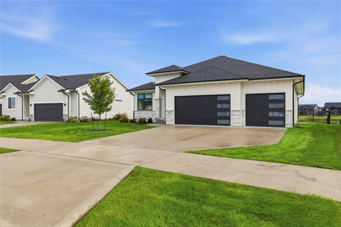Homes For Sale - 4711 NW 13th Street<br/> Ankeny, IA 50023