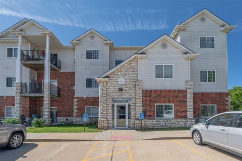 Condo For Sale - 6255 Beechtree Drive #4205<br/> West Des Moines, IA 50266