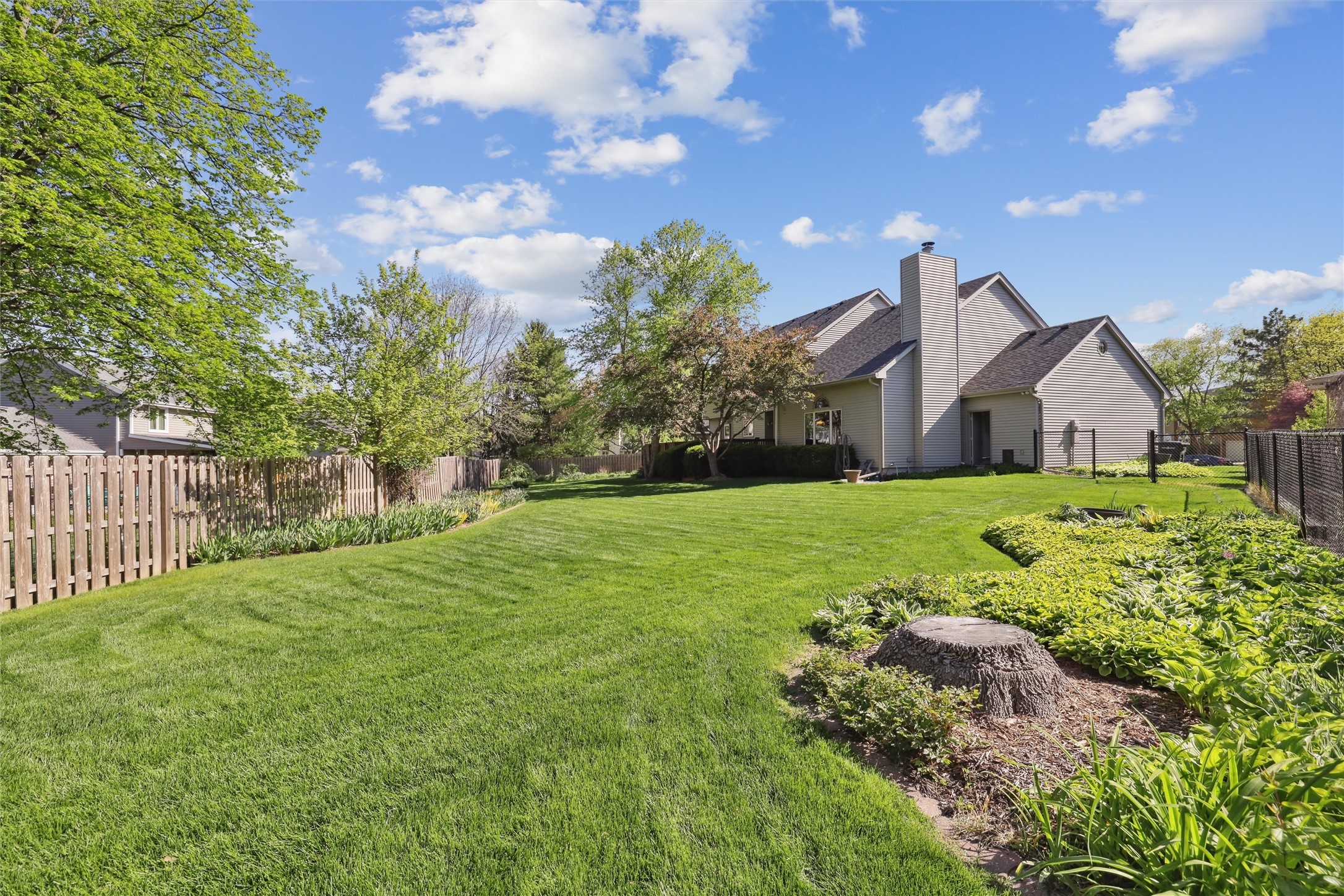 409 Stone Circle, West Des Moines, Iowa image 3