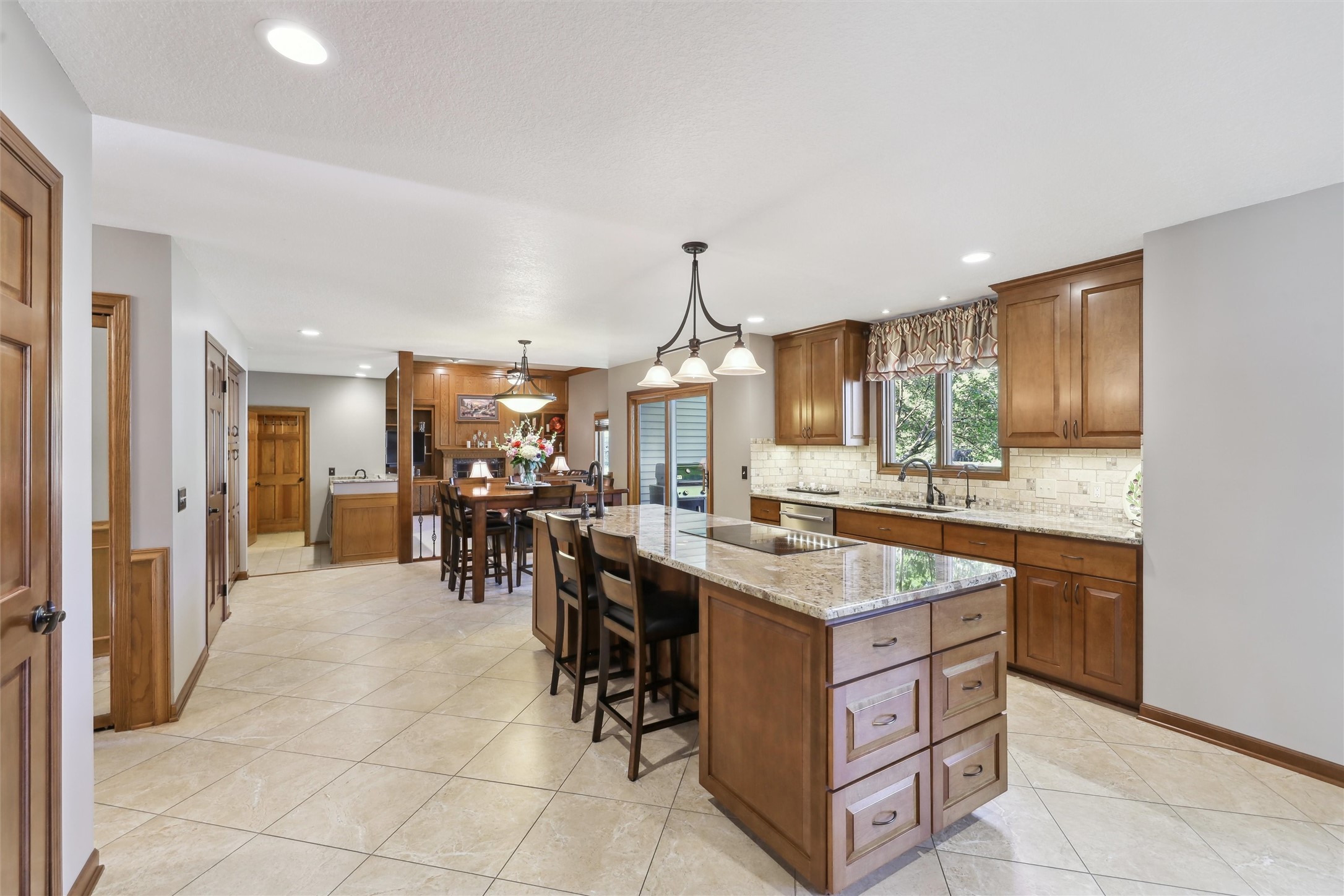 409 Stone Circle, West Des Moines, Iowa image 11