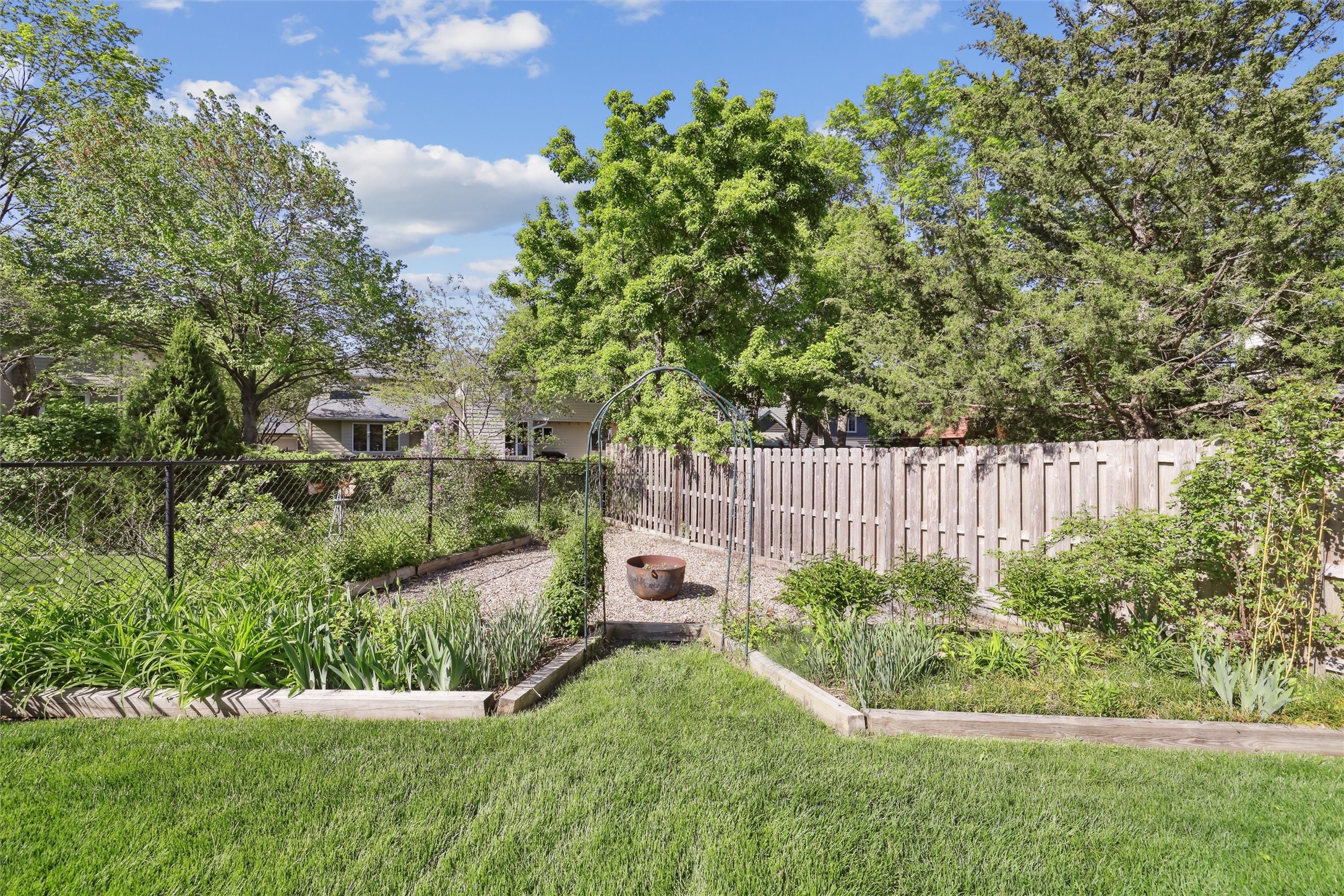 409 Stone Circle, West Des Moines, Iowa image 4