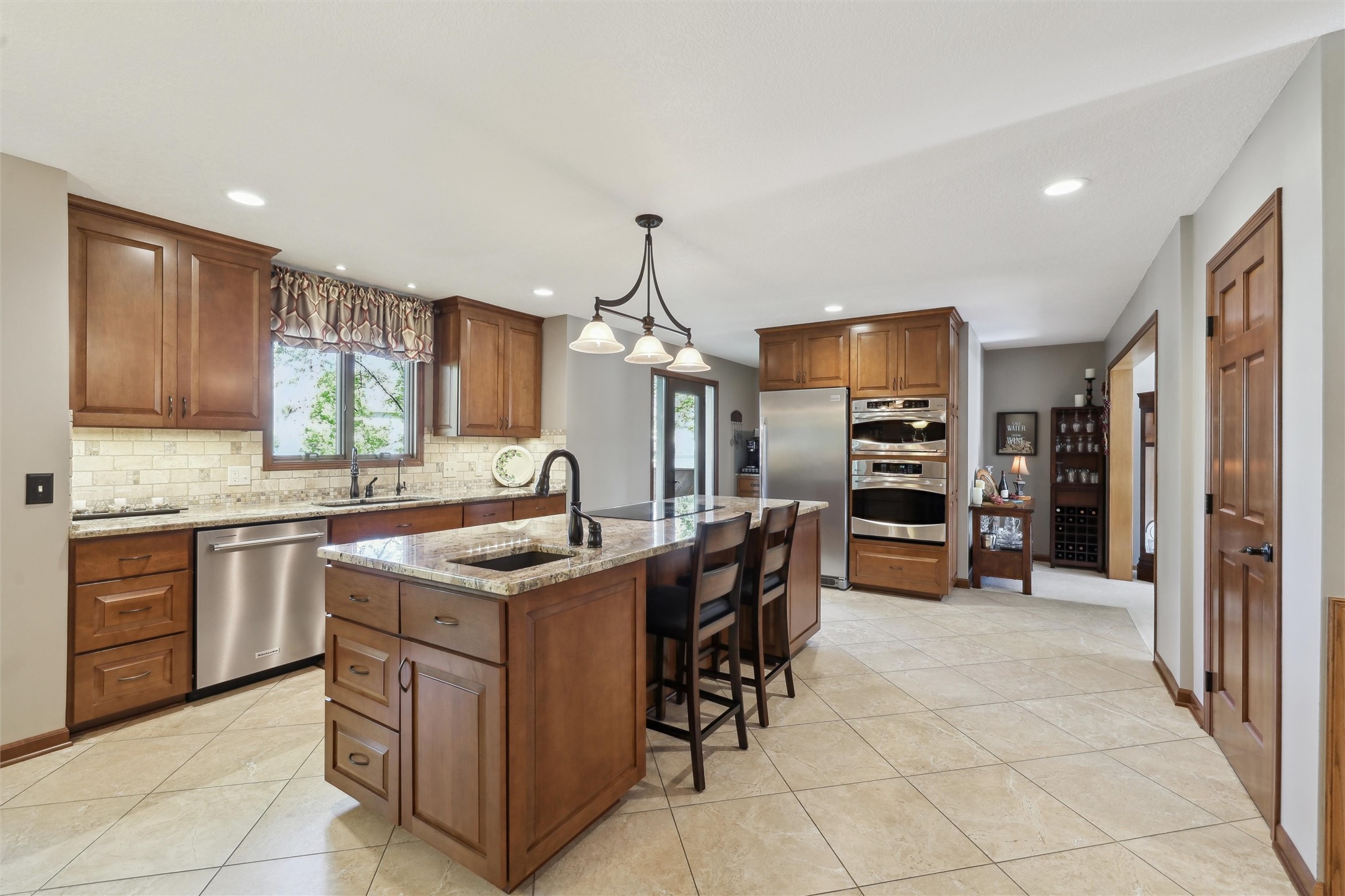 409 Stone Circle, West Des Moines, Iowa image 9