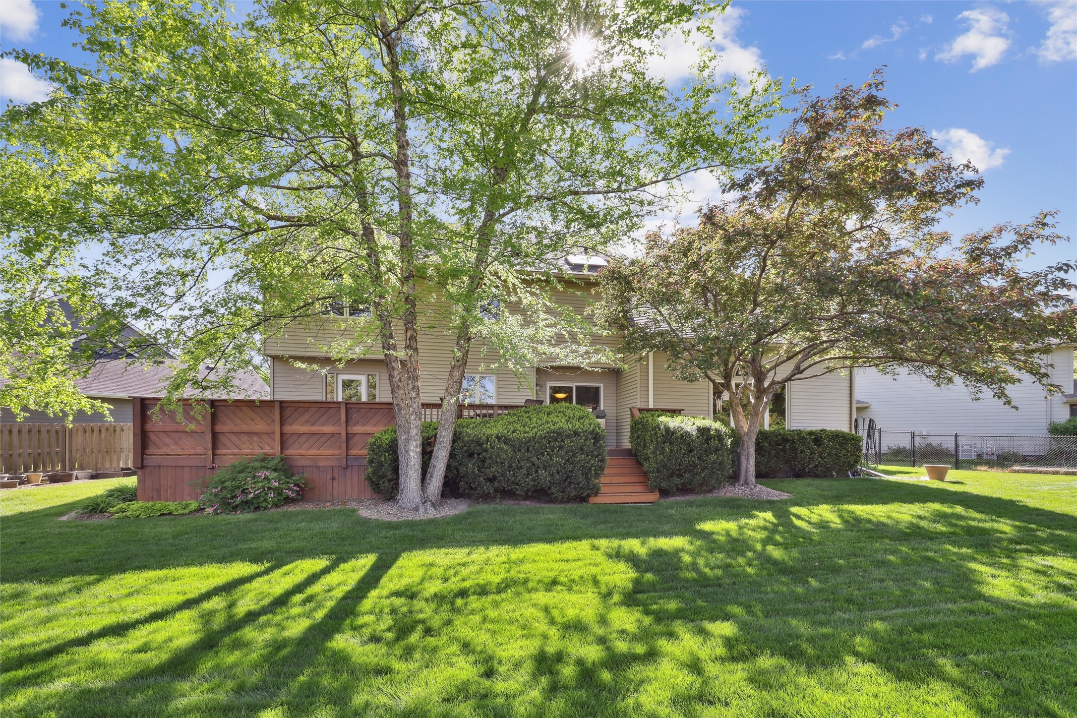 409 Stone Circle, West Des Moines, Iowa image 2