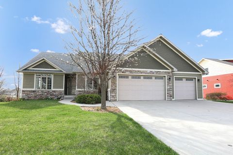 1221 Oakwood Drive Pella IA 50219