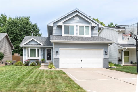 Homes For Sale - 137 28th Court<br/> West Des Moines, IA 50265