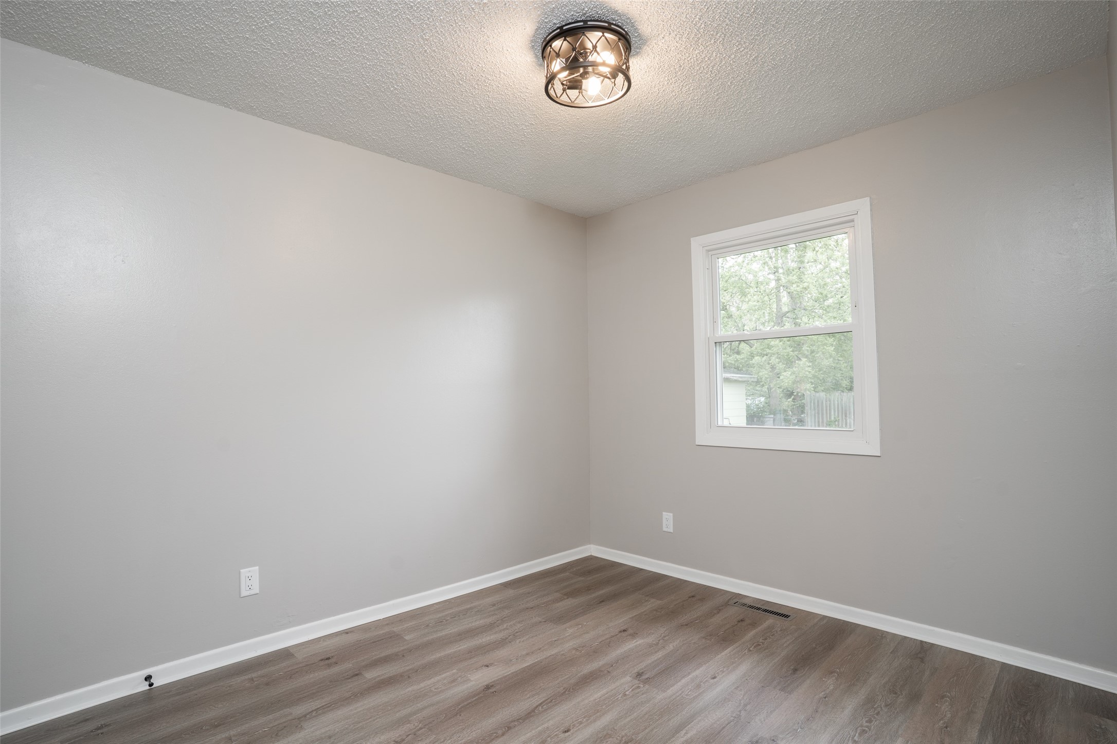 209 Market Avenue, Mitchellville, Iowa image 11