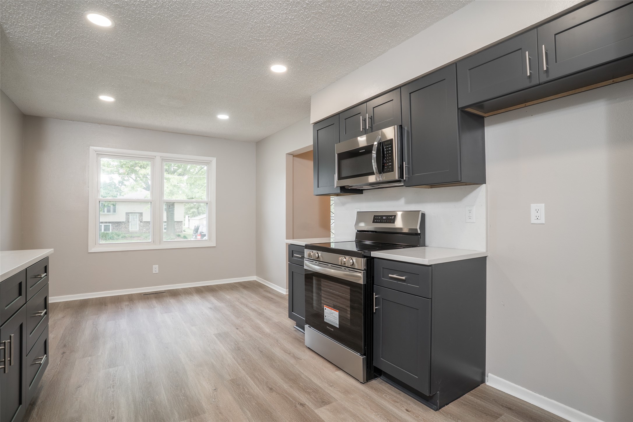209 Market Avenue, Mitchellville, Iowa image 6