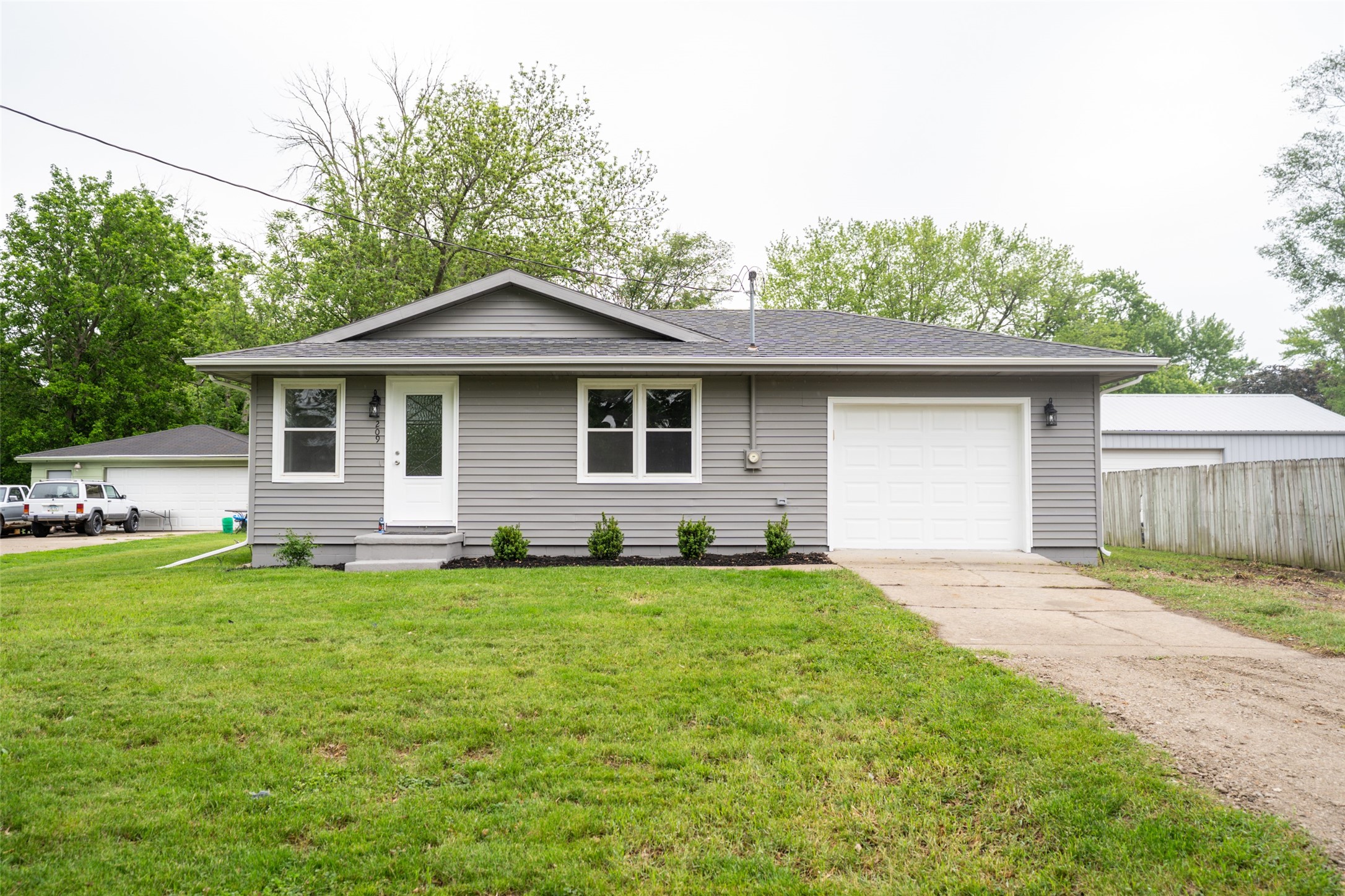 209 Market Avenue, Mitchellville, Iowa image 1