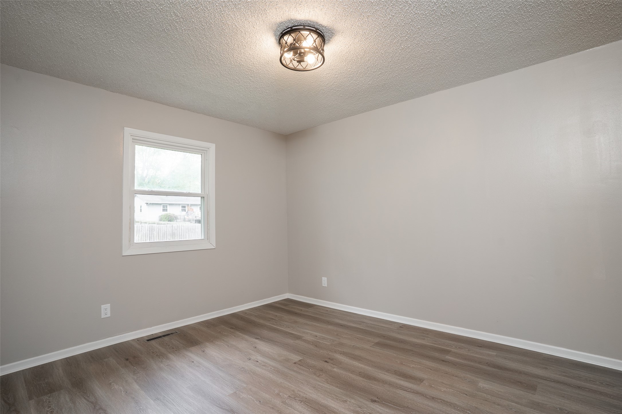209 Market Avenue, Mitchellville, Iowa image 12