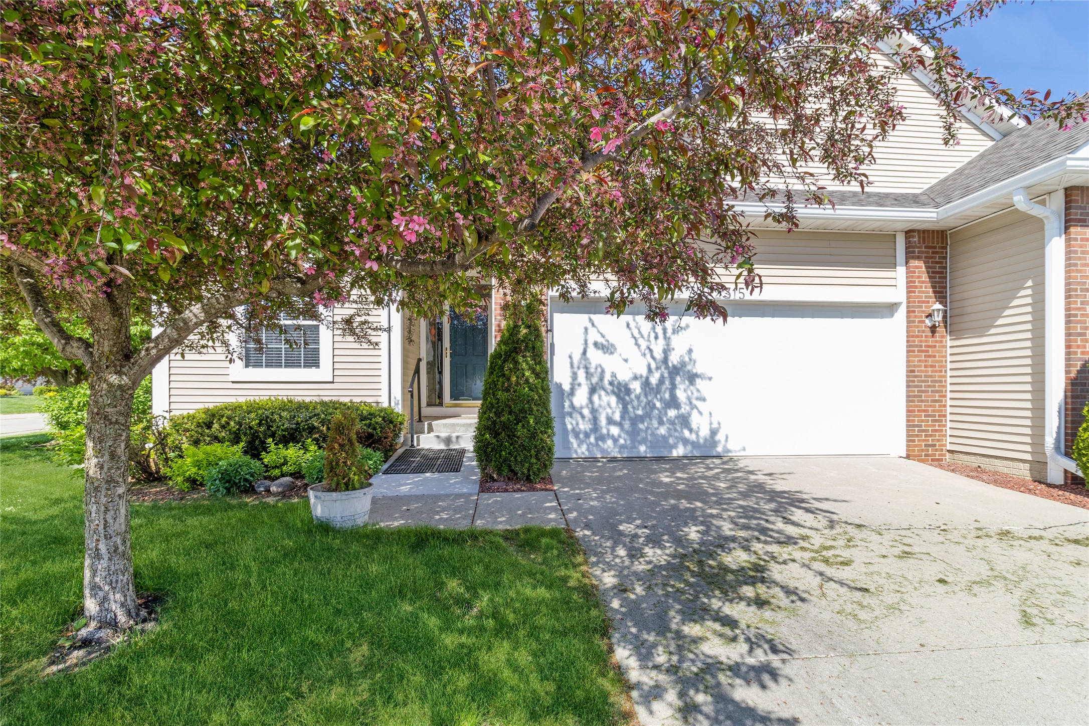 2315 Westwind Drive, Ames, Iowa image 3